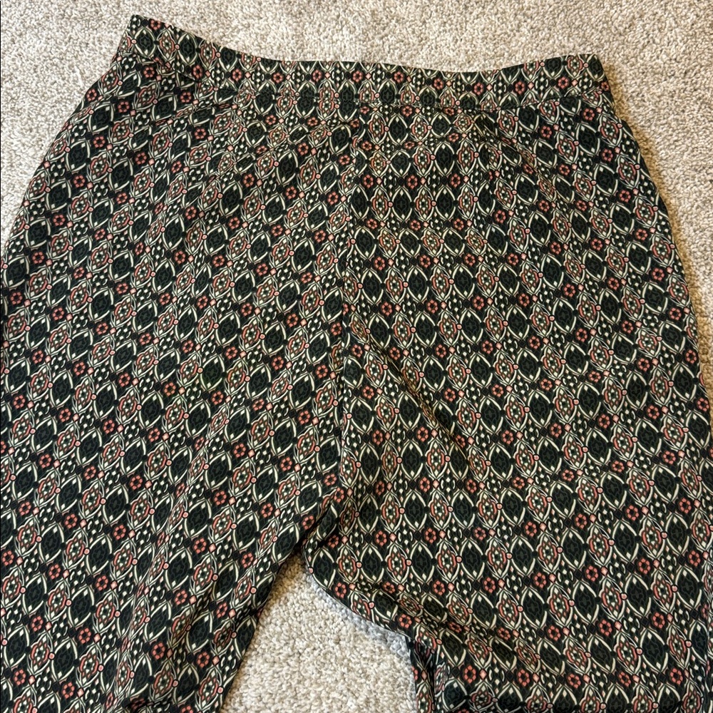 Forever 21 Geometric Dress Pants - Picture 7 of 7